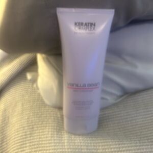 NWT Keratin Complex Vanilla Bean Deep Conditioner